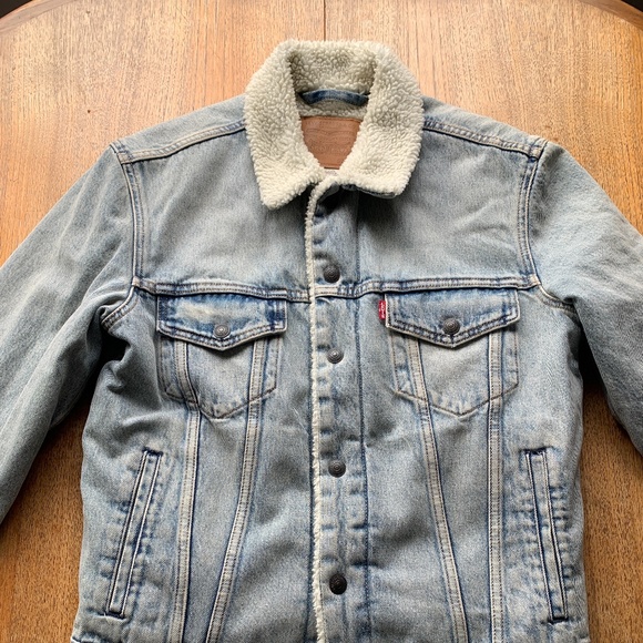Levi Aritzia Sherpa Jacket - Picture 1 of 7